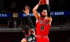 半岛体育注册-包含查尔斯拿下历史第一助攻数，创造新篮球记录的词条