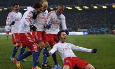 半岛体育app-沙尔克04主场遭遇重创，危机四伏！的简单介绍