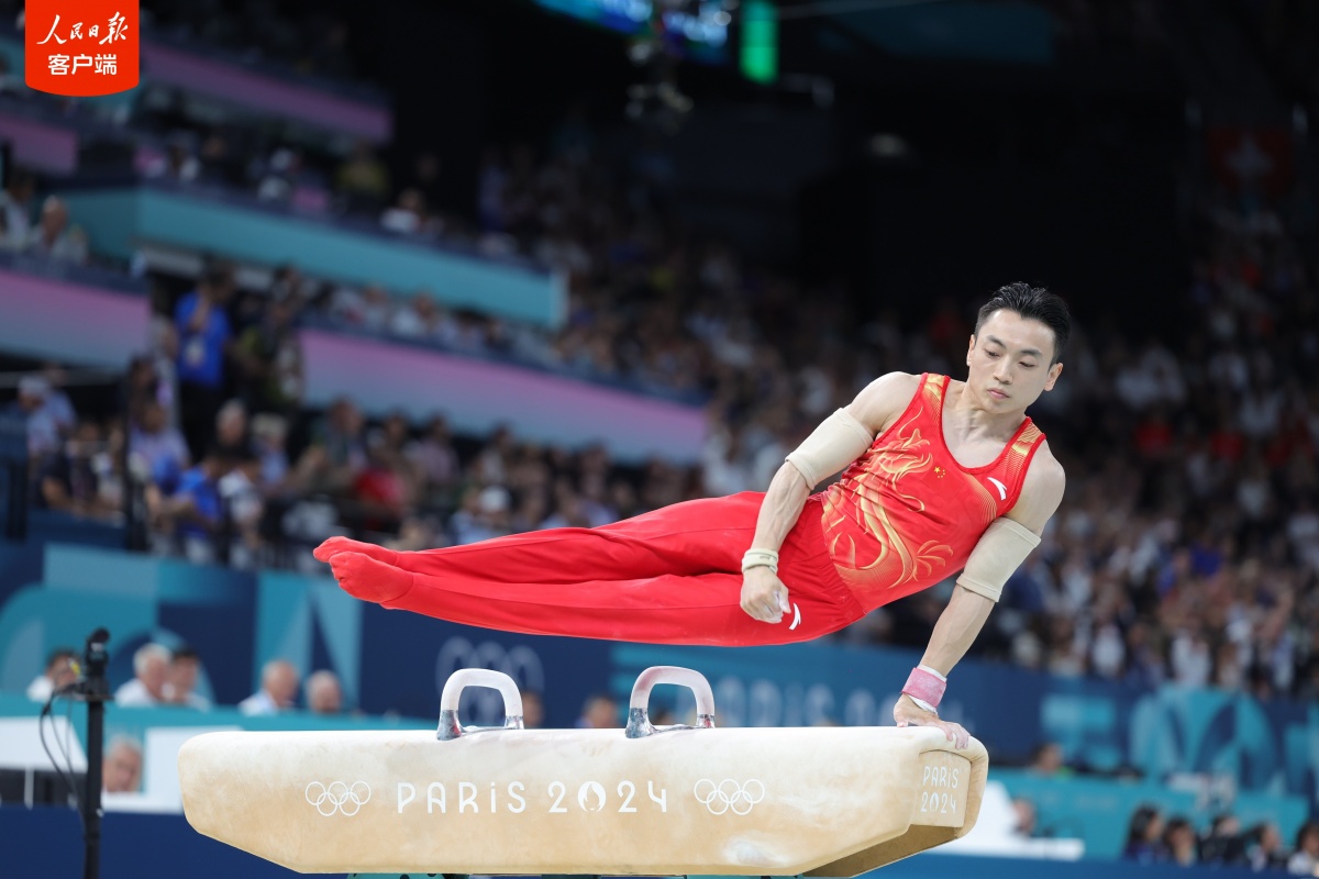 体操决赛：中国队夺得男子团体冠军