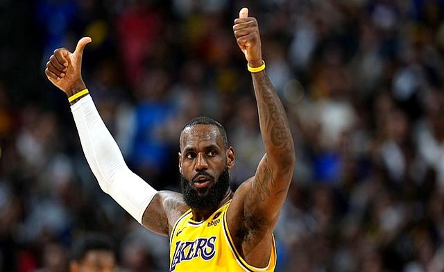 NBA巨星挥洒汗水拼搏，向胜利冲刺！