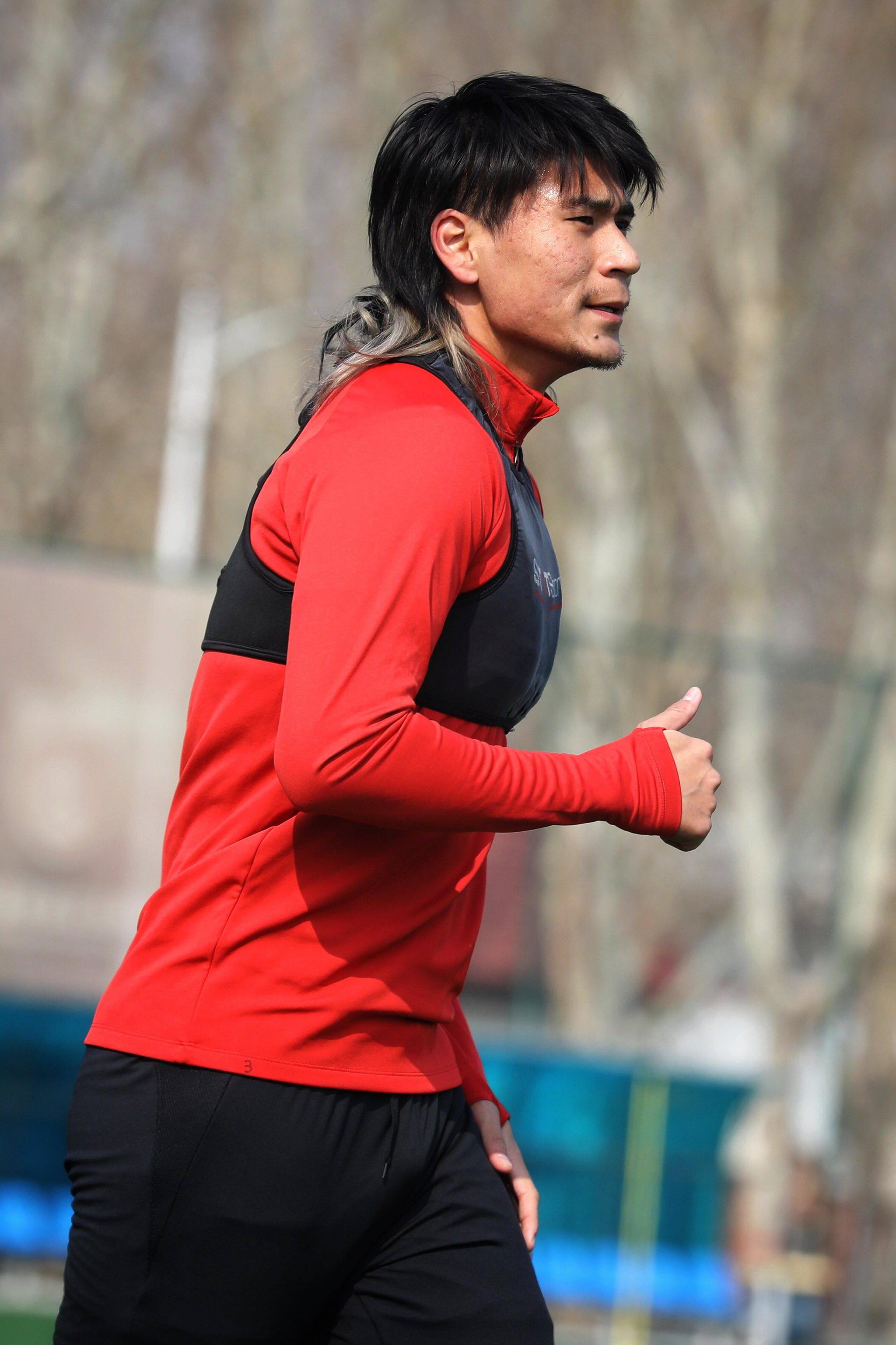 河北女子足球队备战比赛,备受关注 河北女子足球队备战比赛,备受关注