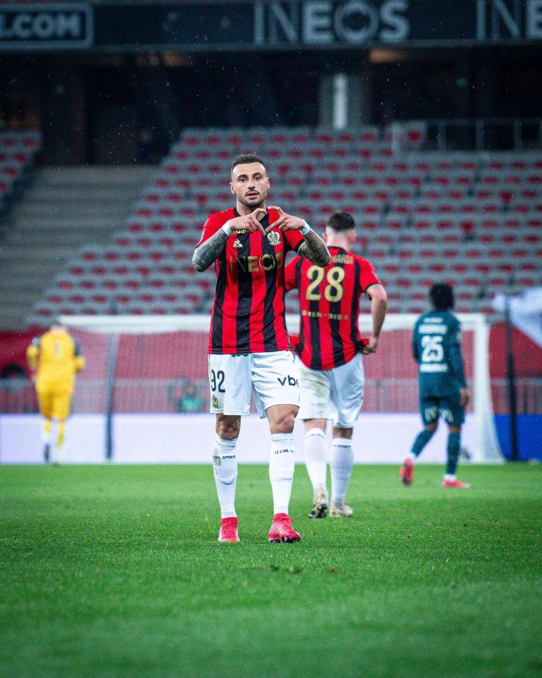 尼斯客场不敌对手,近期战绩下滑明显 尼斯客场不敌对手,近期战绩下滑明显