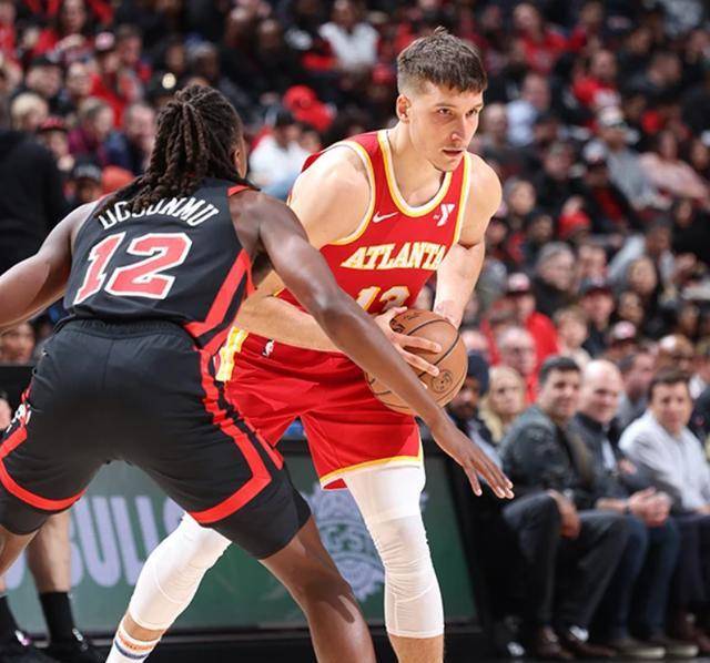 老鹰客场惜败活塞,德罗赞砍下30分 老鹰客场惜败活塞,德罗赞砍下30分