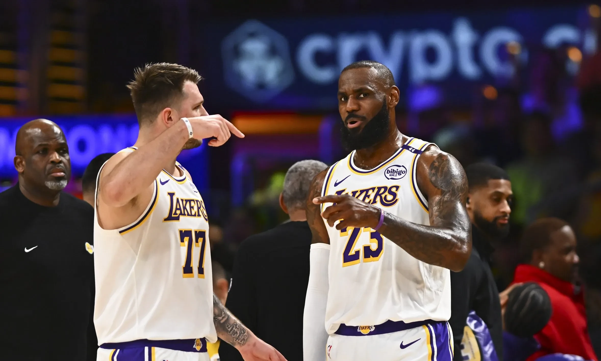 湖人大胜公牛,赢得两连胜 湖人大胜公牛,赢得两连胜