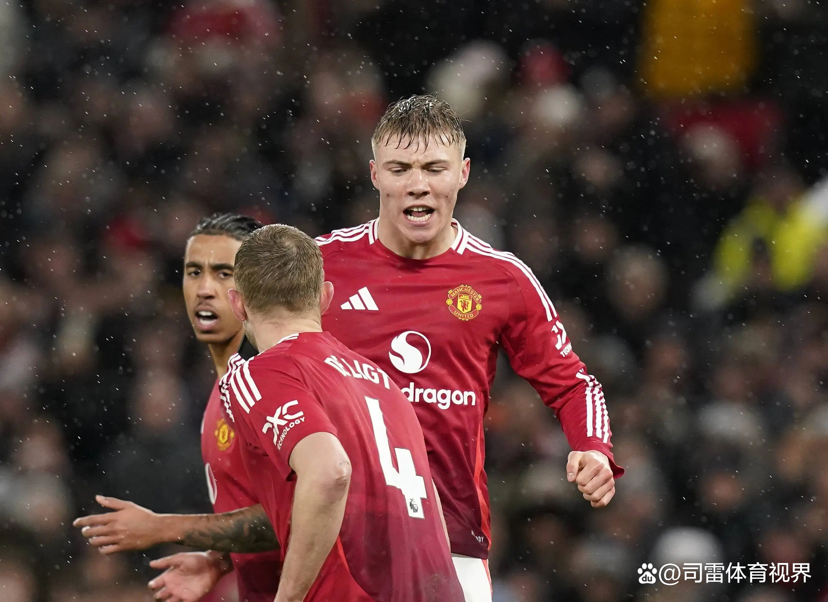 关于曼联遭遇连败,球队危机加重,主帅不满表现的信息 关于曼联遭遇连败,球队危机加重,主帅不满表现的信息