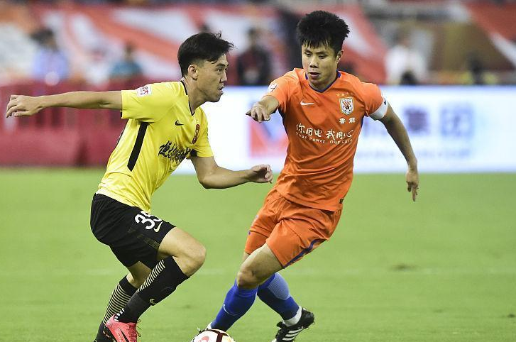 鲁能主场一球小胜,暂时占据前列! 鲁能主场一球小胜,暂时占据前列!