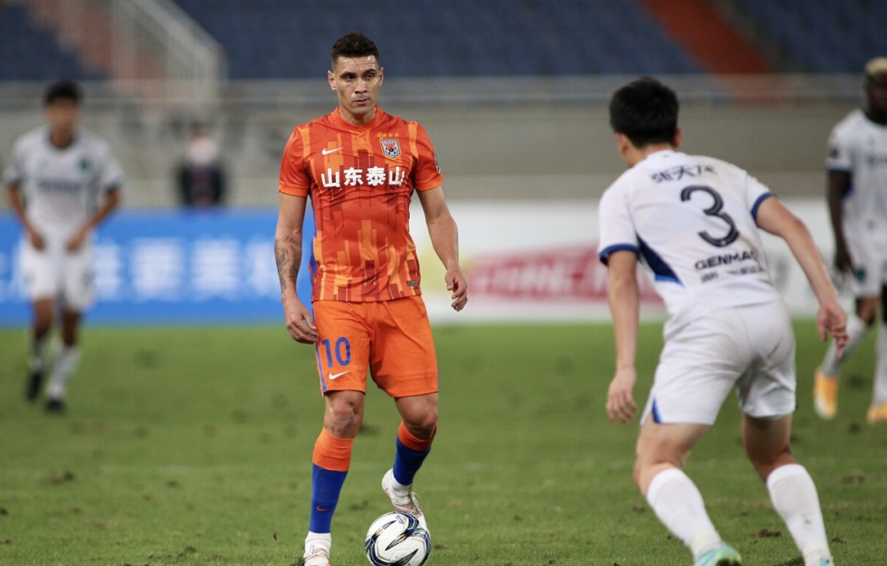 鲁能主场一球小胜,暂时占据前列! 鲁能主场一球小胜,暂时占据前列!